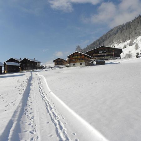 Hotel Restaurant Walliser Sonne Reckingen Esterno foto
