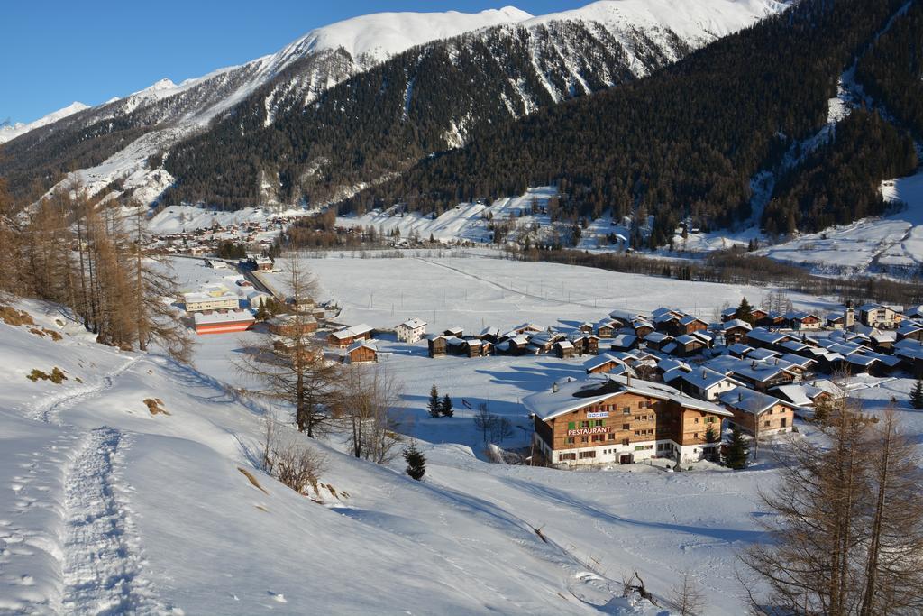 Hotel Restaurant Walliser Sonne Reckingen Esterno foto