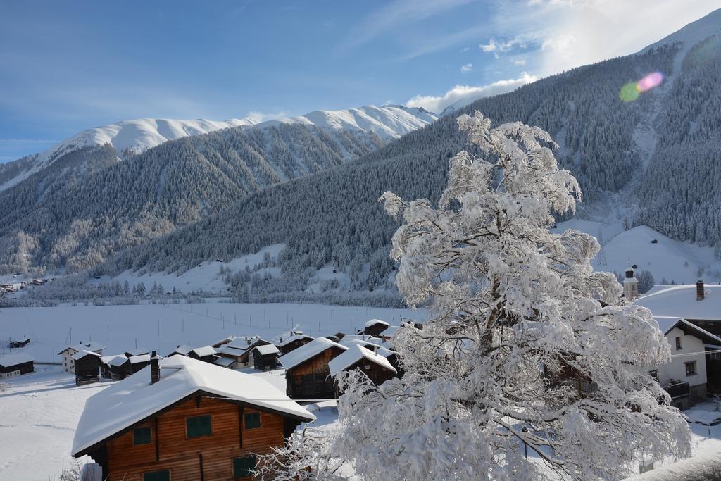 Hotel Restaurant Walliser Sonne Reckingen Esterno foto