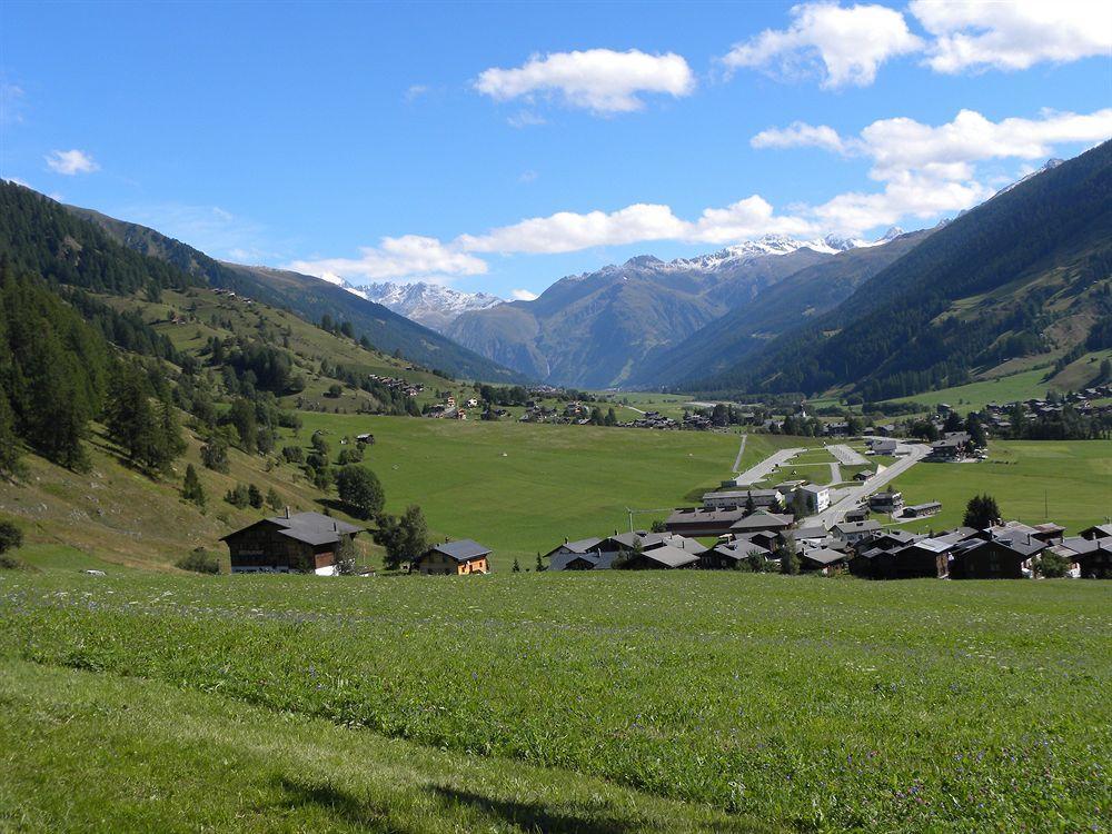 Hotel Restaurant Walliser Sonne Reckingen Esterno foto